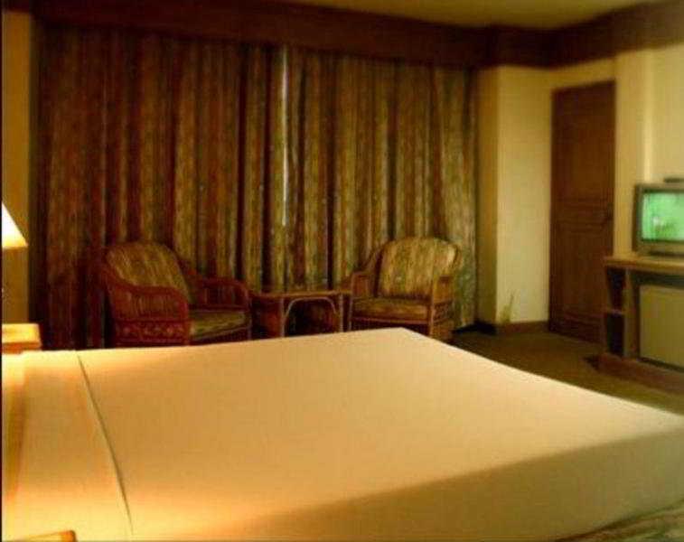 Rattana Mansion 호텔 푸껫 외부 사진
